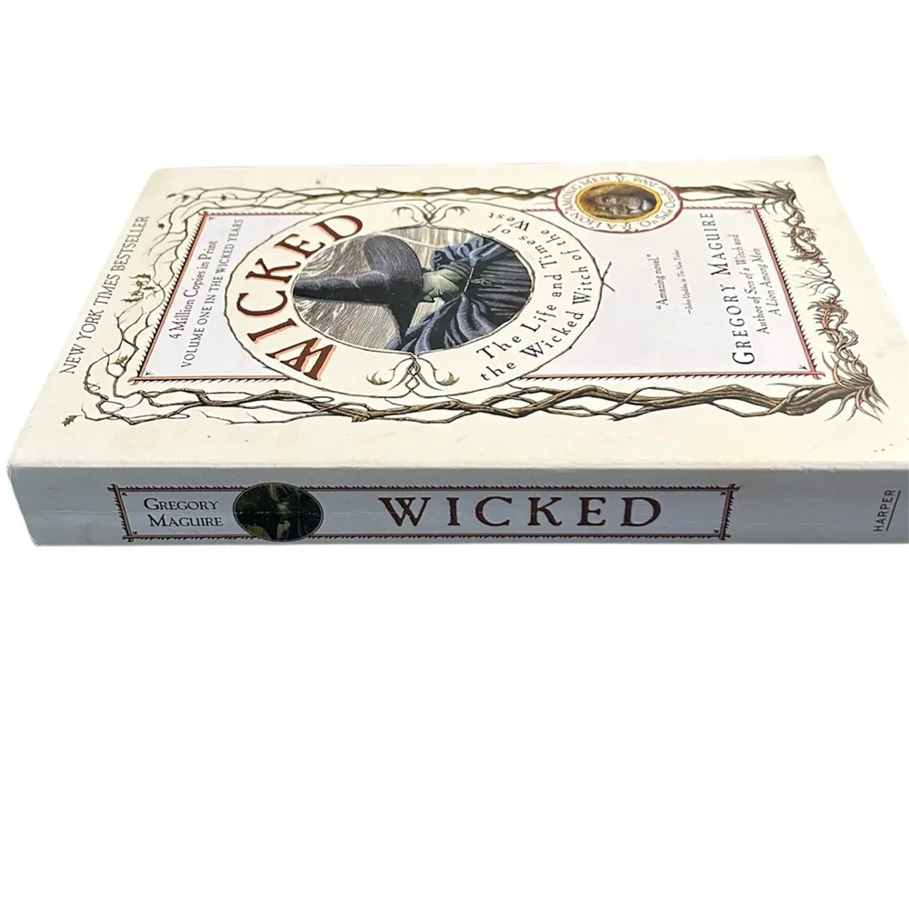 Wicked Book by Gregory Maguire Paperback